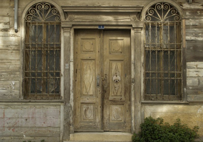 Prinzeninseln, Eingang des Apostolidis Köskü auf Heybeli Ada