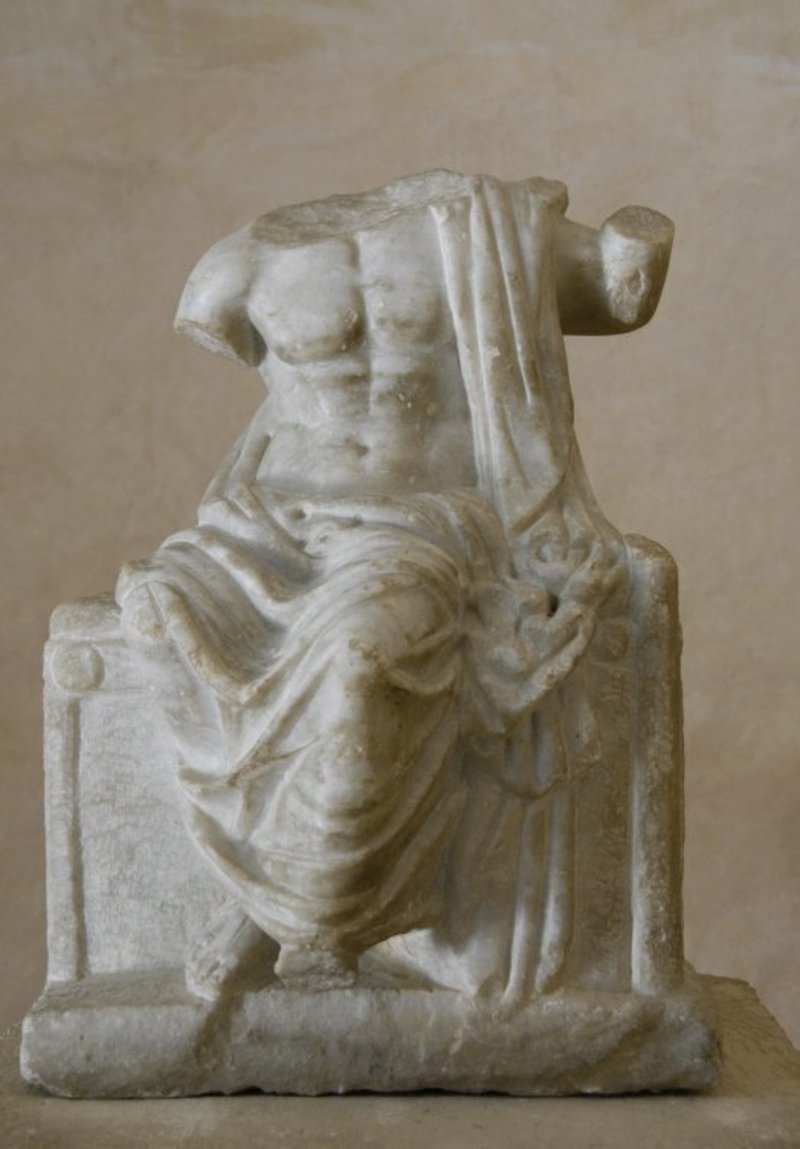 Marmorstatuette des Zeus Nikephoros