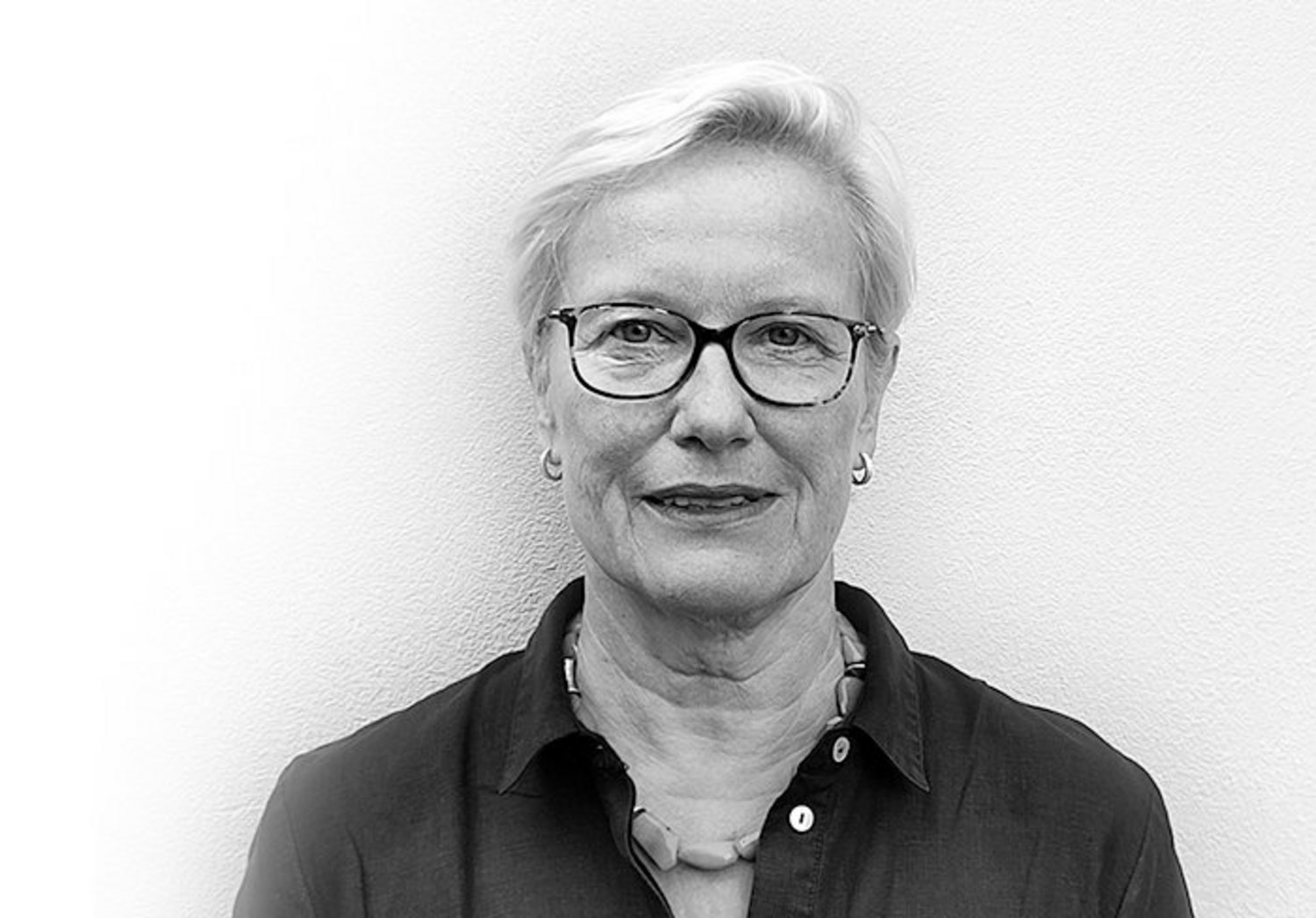 Dr.  Jutta Stroszeck-Scheunert