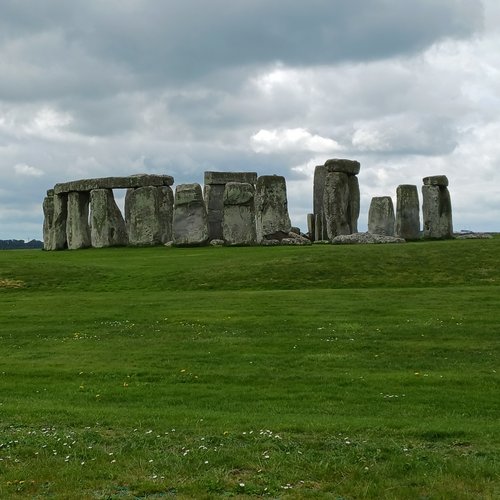 Buried landscapes of the Avon Riverside and the Mesolithic of the Stonehenge Area