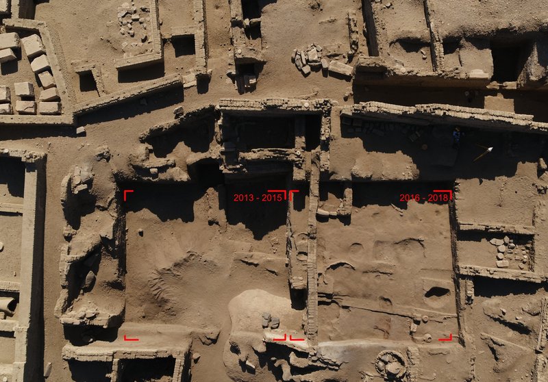 D-DAI-KAI_ELE-48-AH-0029_trenches_JS