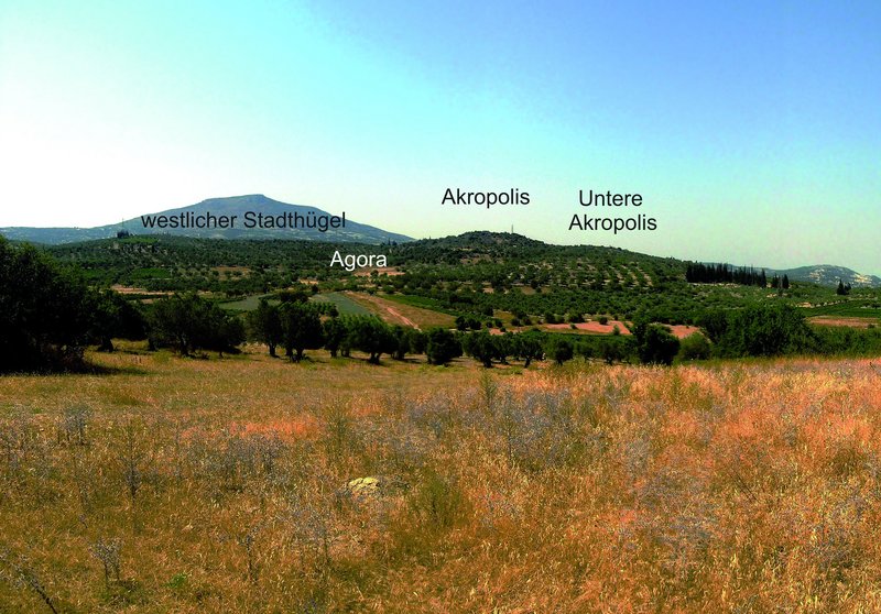Kleonai, Blick von Südosten auf die Stadthügel