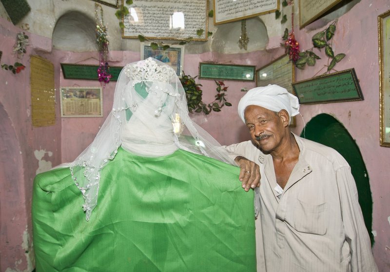 Grabstein von Sayyida Zaynab, Schutzherrin der Bräute