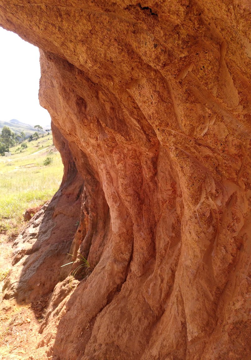 Ochre extraction marks, Eswatini