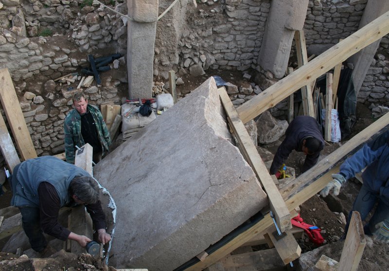 Reparaturen am westlichen Zentralpfeiler