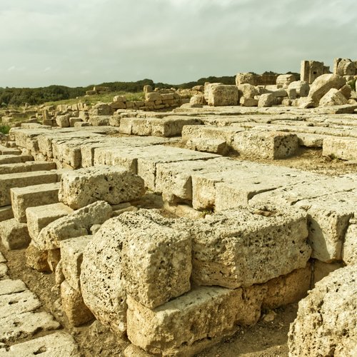 Gebaut – Umgebaut – Recycled. Bauhistorische Untersuchungen in Selinunt