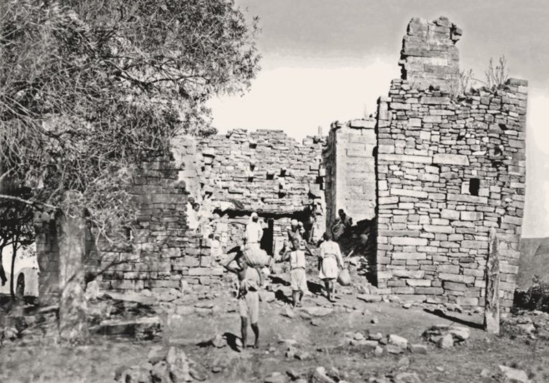Grabungsarbeiten der Deutschen Axum Expedition 1906 am Großen Tempel von Yeha