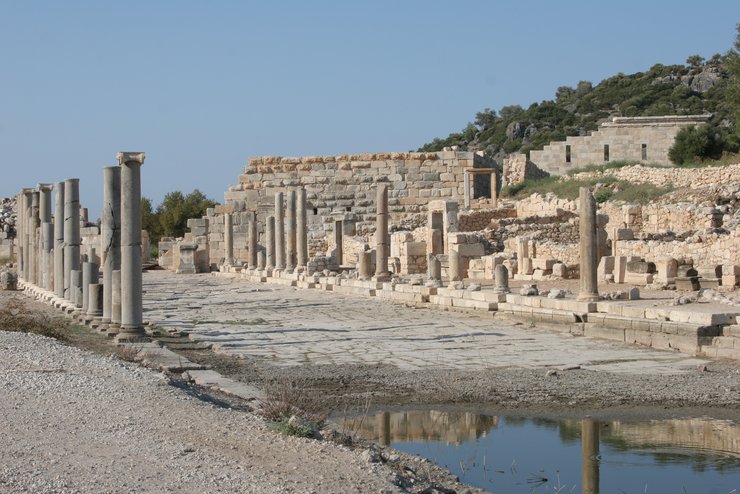 Sogenannte Hafenstraße in Patara (Lykien, Türkei) 