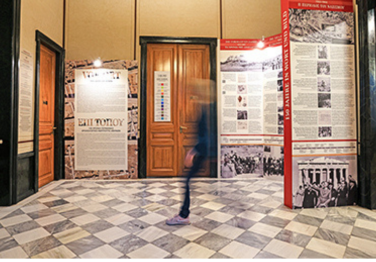 3_DAI-AThen-Ausstellung-150-Jahre-Foto-N-Chrisikakis_714A4248-kl